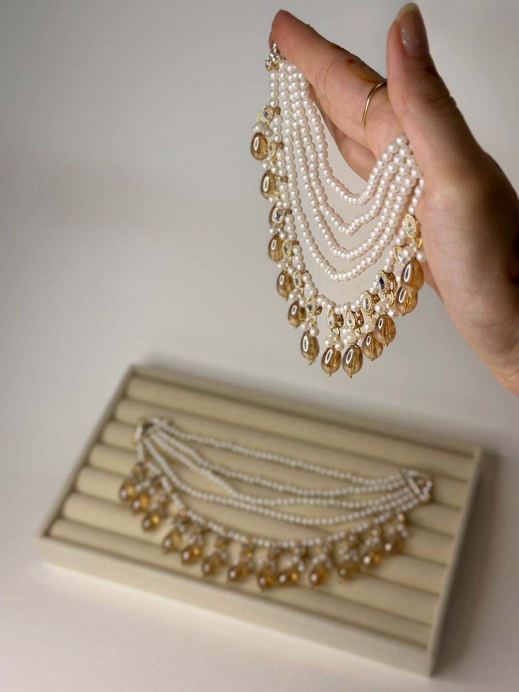 White pearl saharay with gold beads - gold