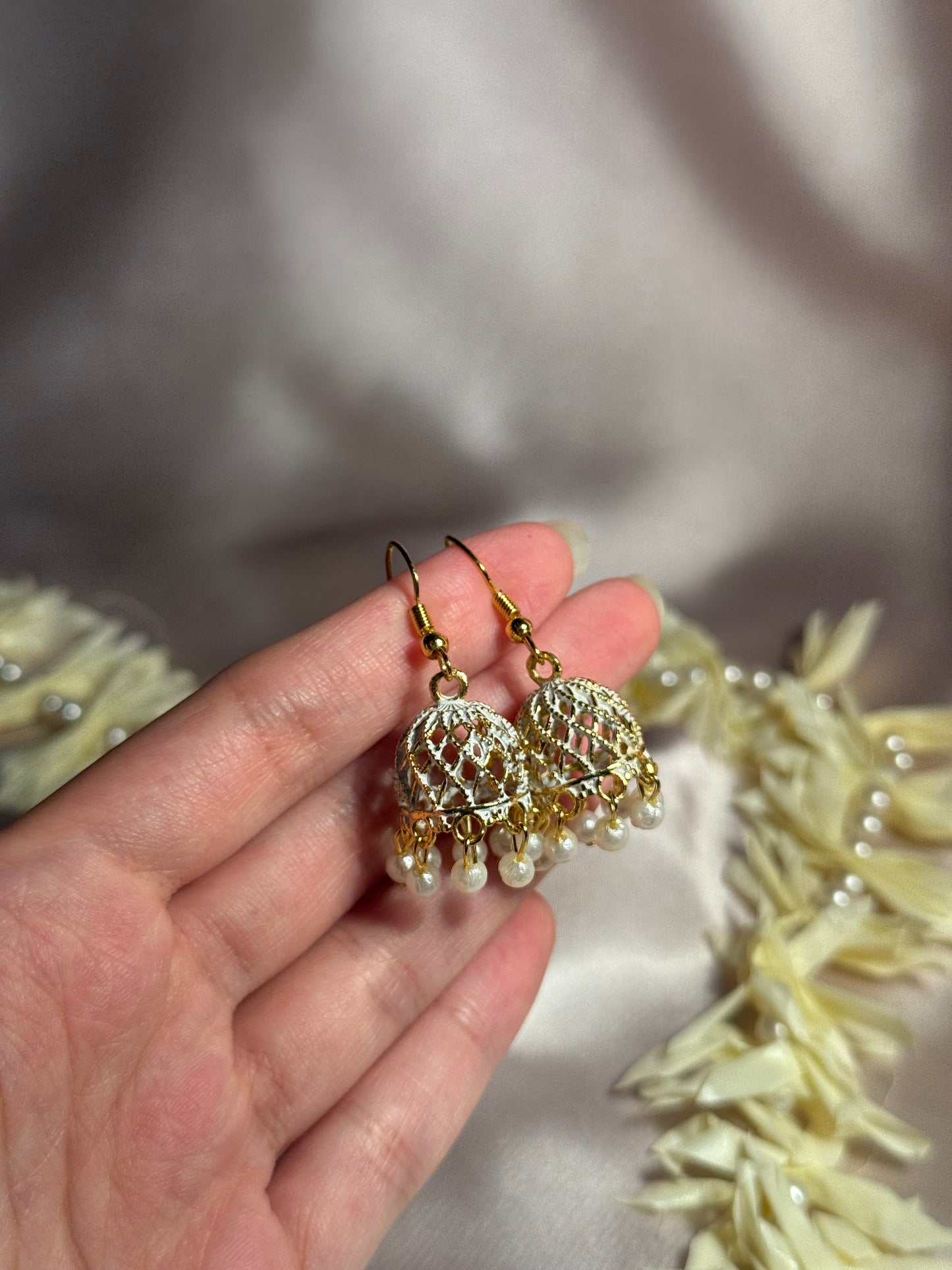 Resham jhumki white - rozana