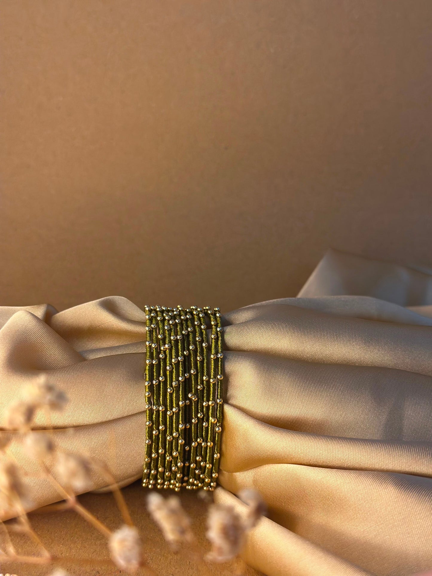 Dotted bangle 12 pcs - light green
