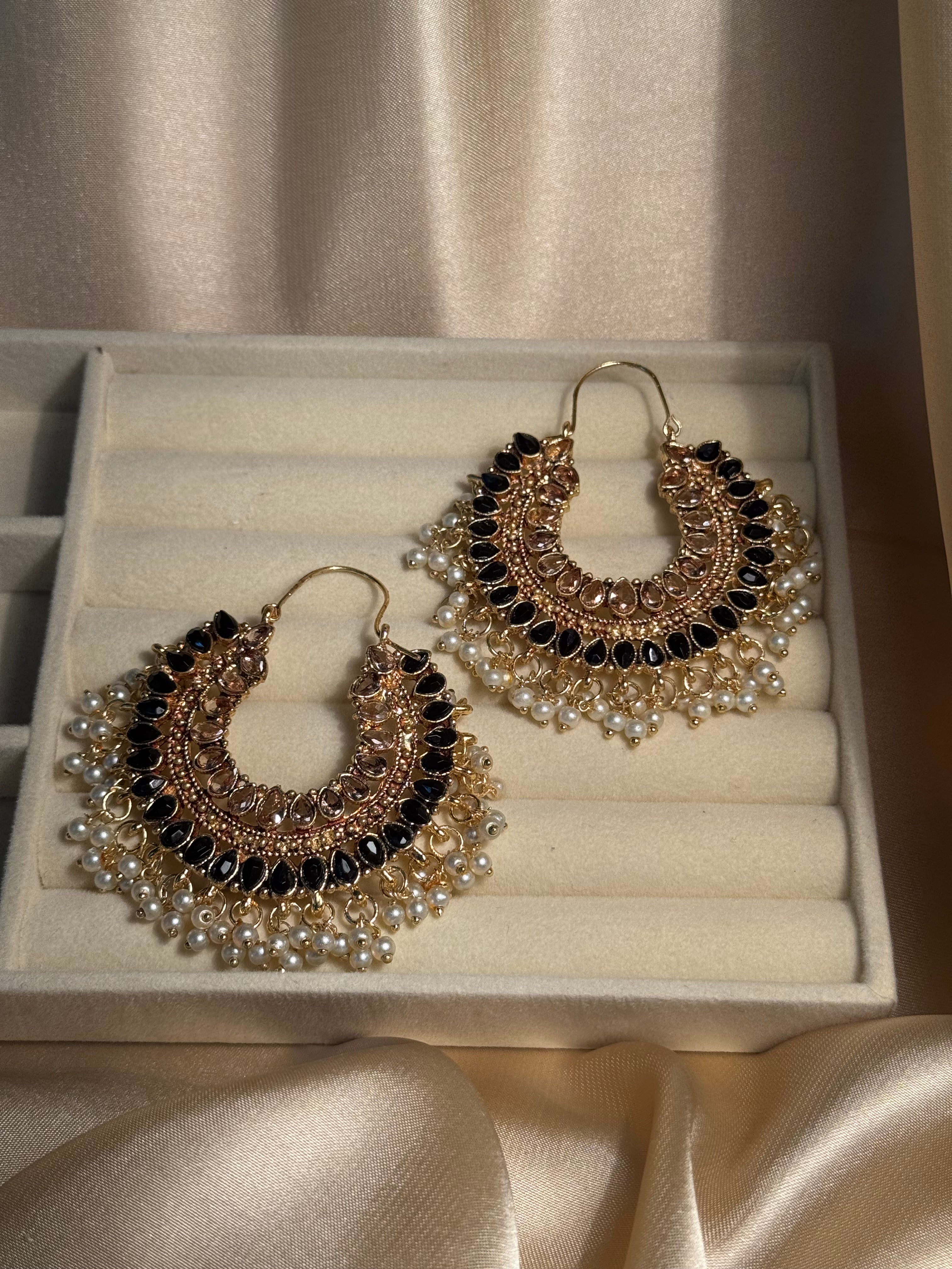 Mahrani earrings- black