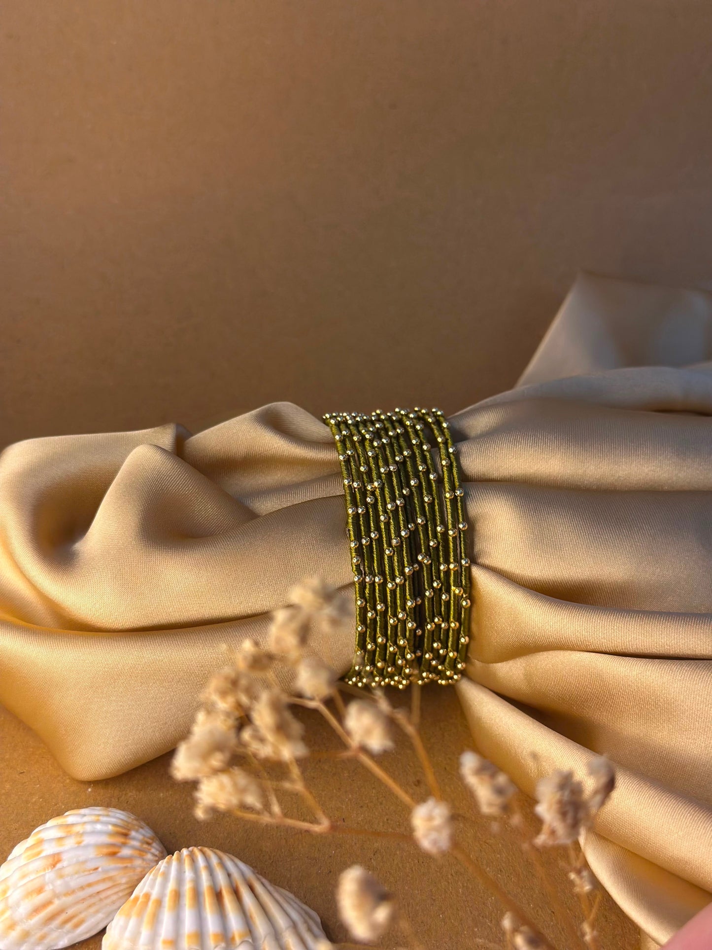 Dotted bangle 12 pcs - light green
