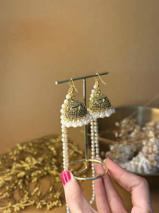 Gold jhumki with safaid moti and double layer saharay