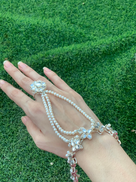 Hath Phool - Angla- White and Silver