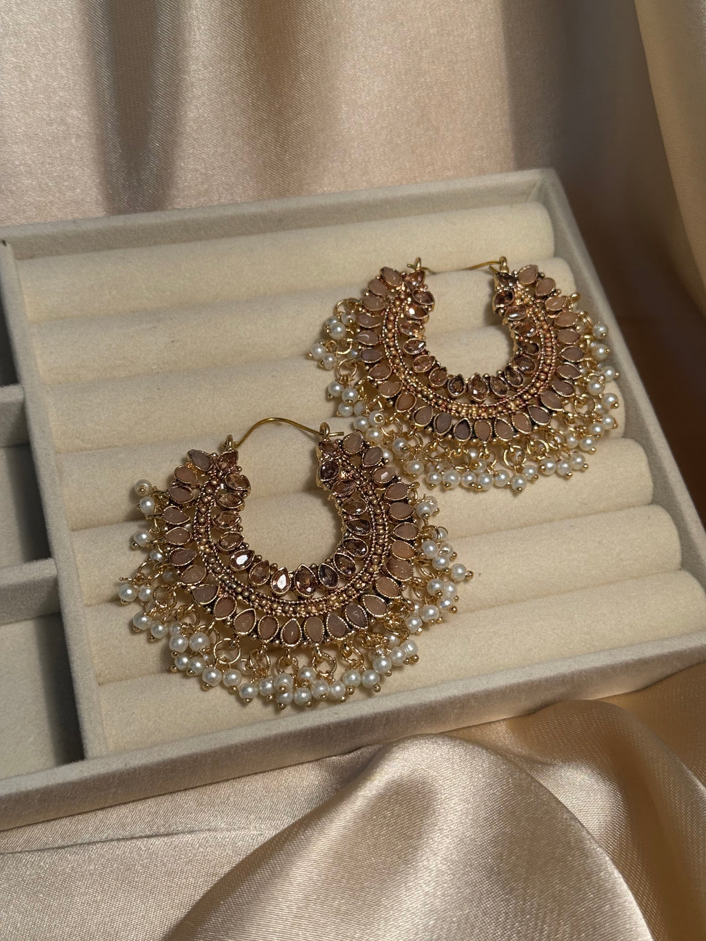 Mahrani earrings- beige