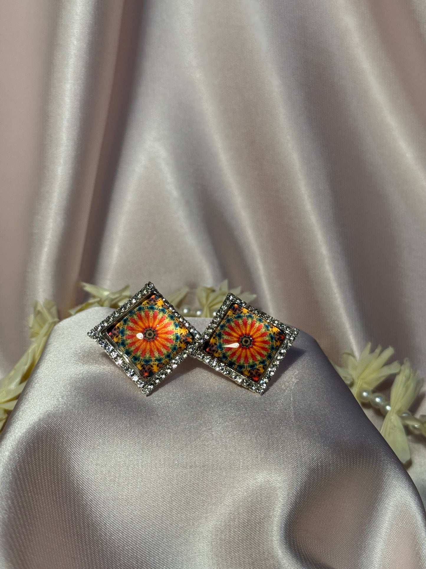 Printed summer breeze square earrings-sunflower