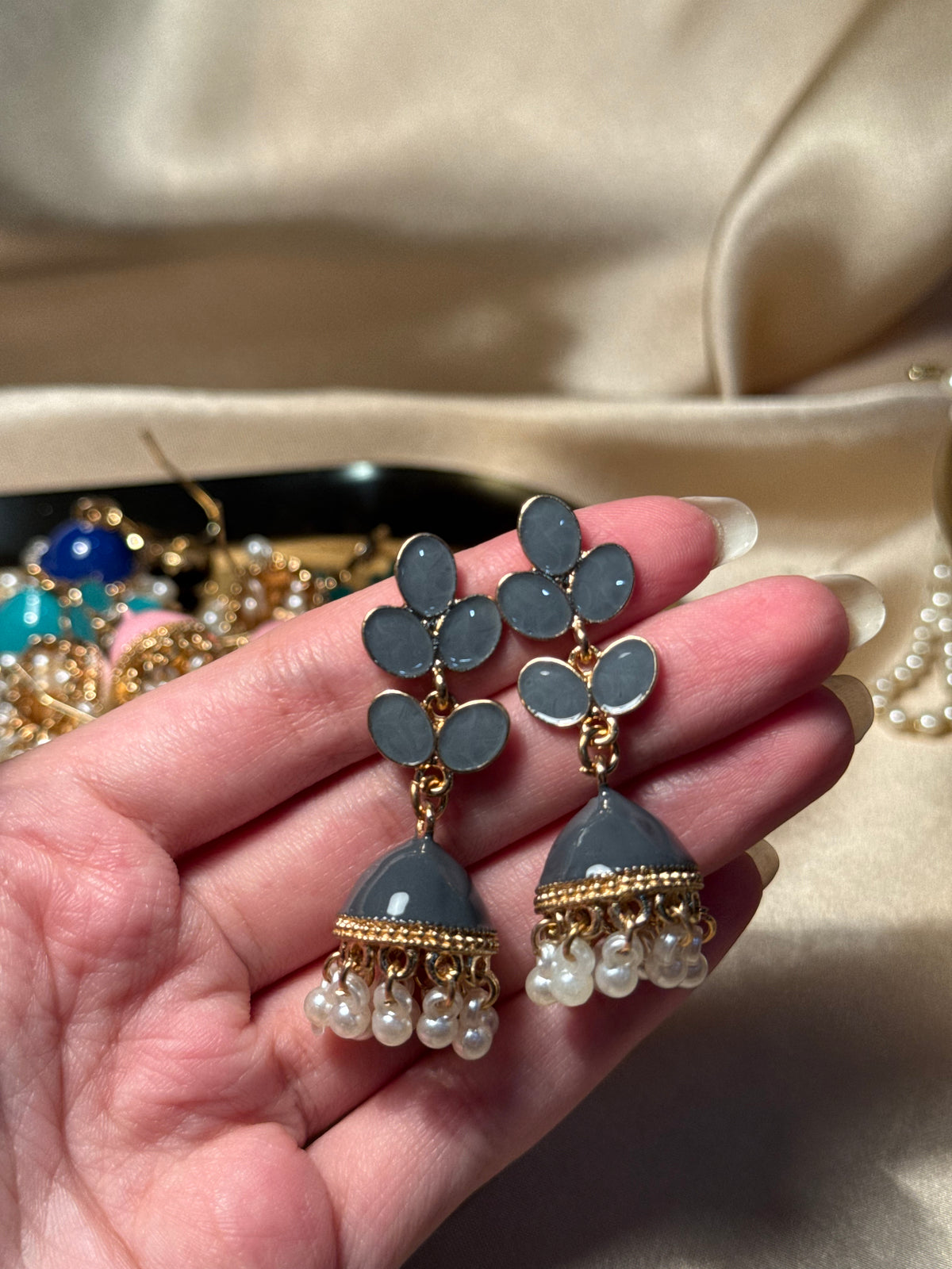 Booti Jhumki - gray