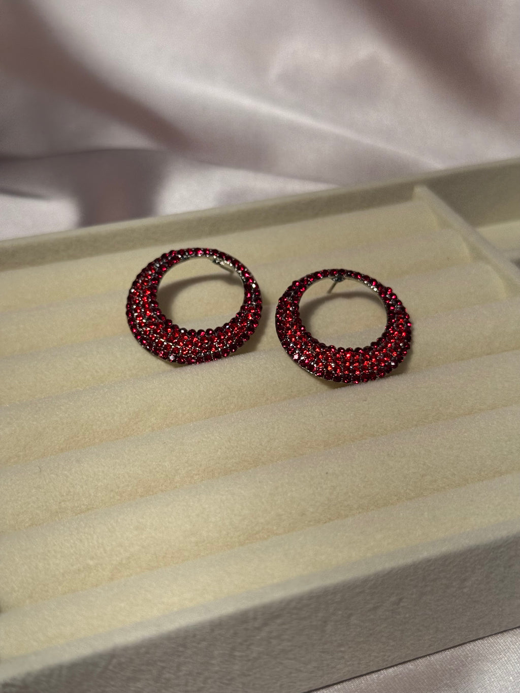 Red hoops- rozana