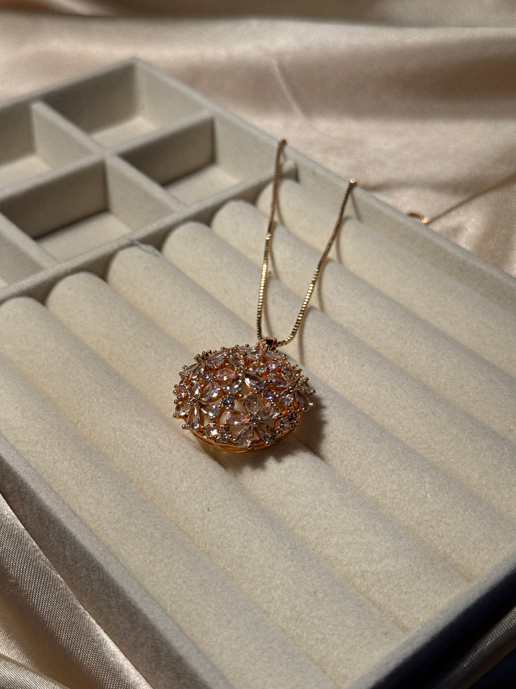 Gold Pendent (rozana)