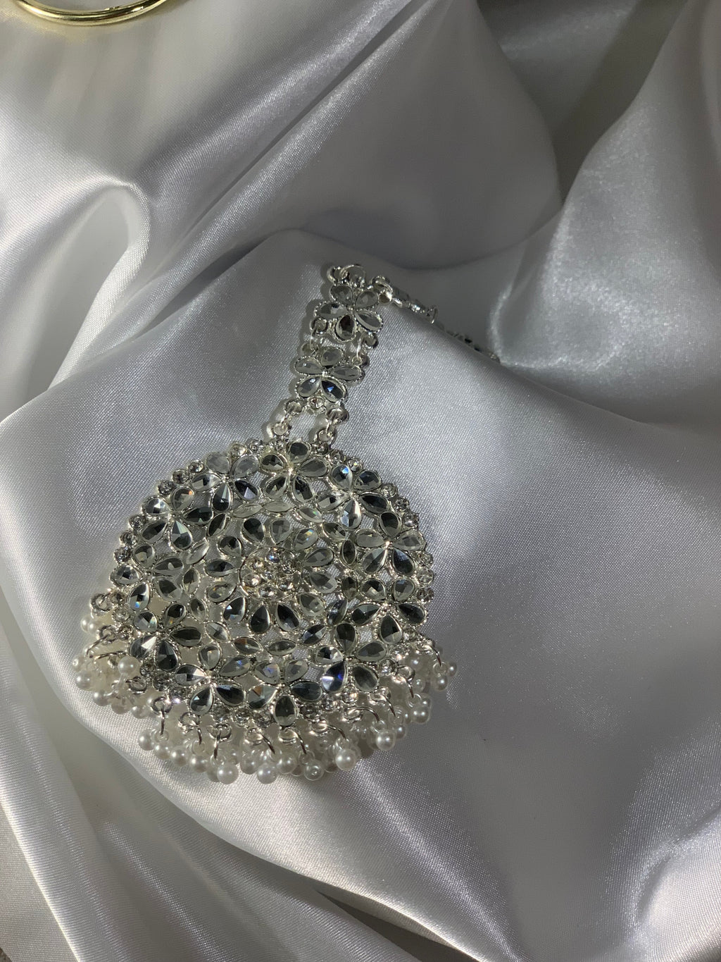 Kundan set Silver ( bindiya and Jhumky)
