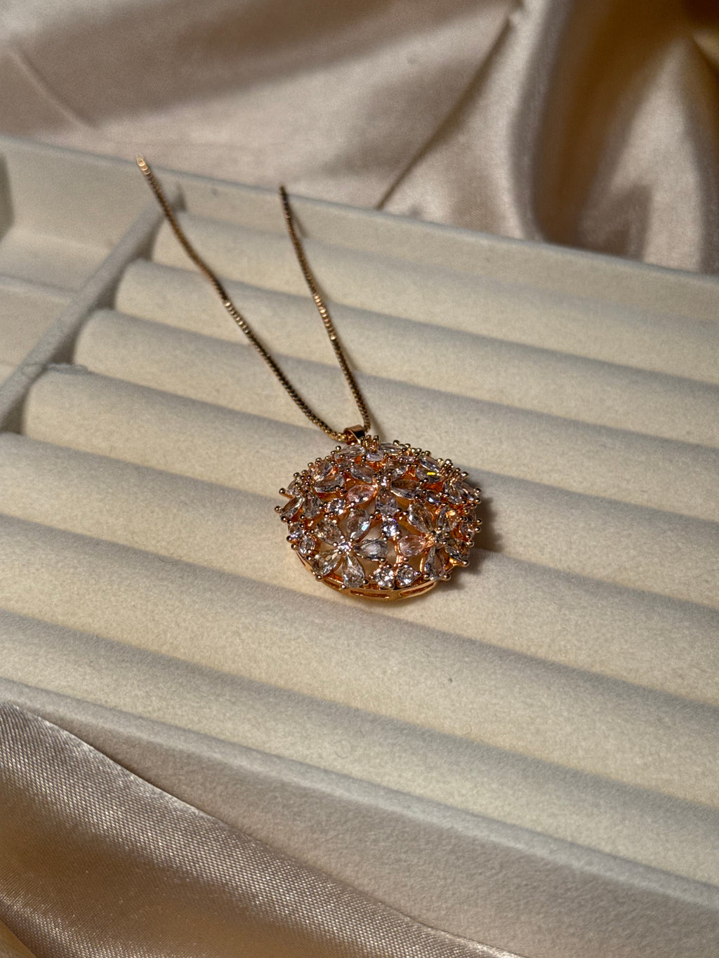 Gold Pendent (rozana)