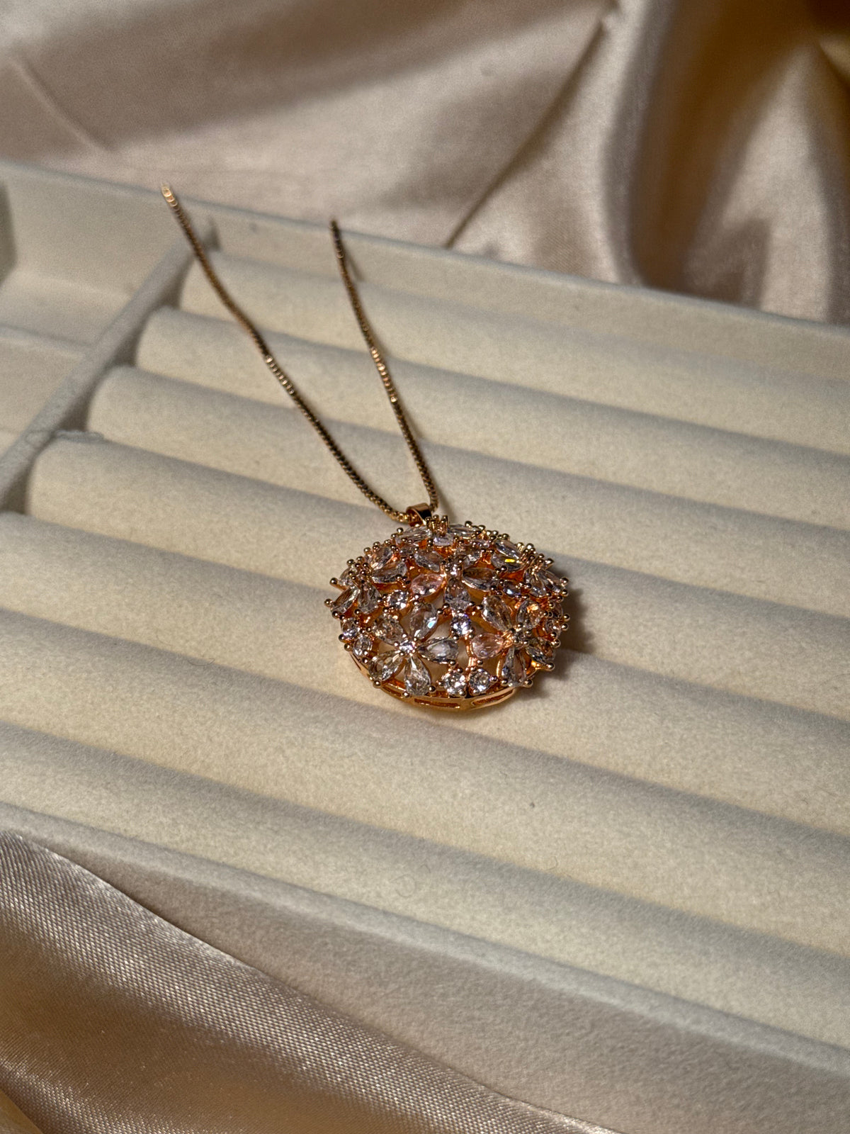Gold Pendent (rozana)