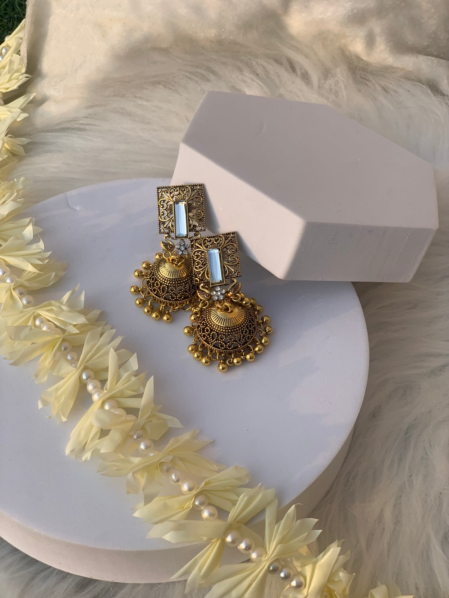 Shahi chakoor Jhumkay - Gold