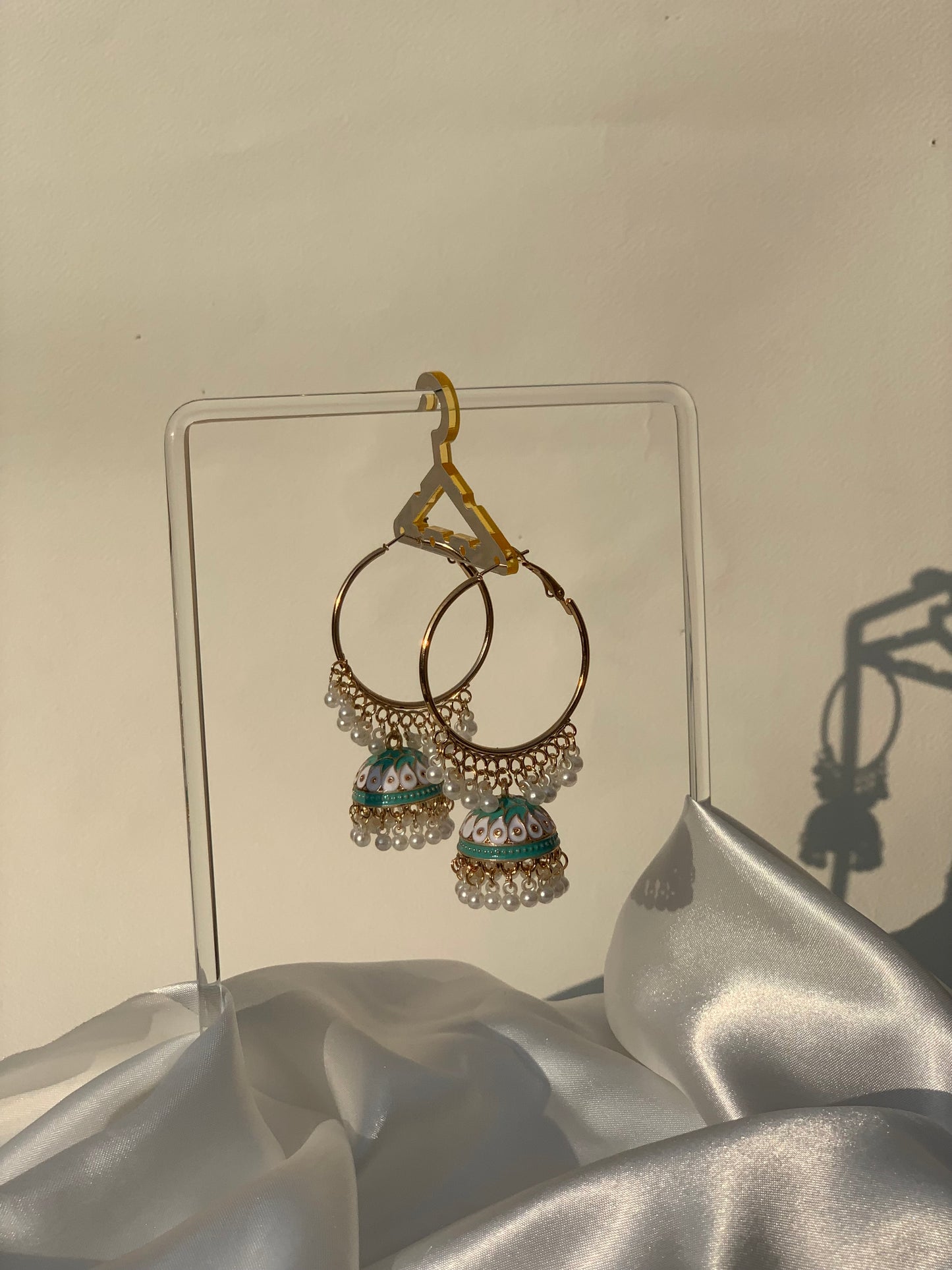 Hoor baali - Turquoise and white.