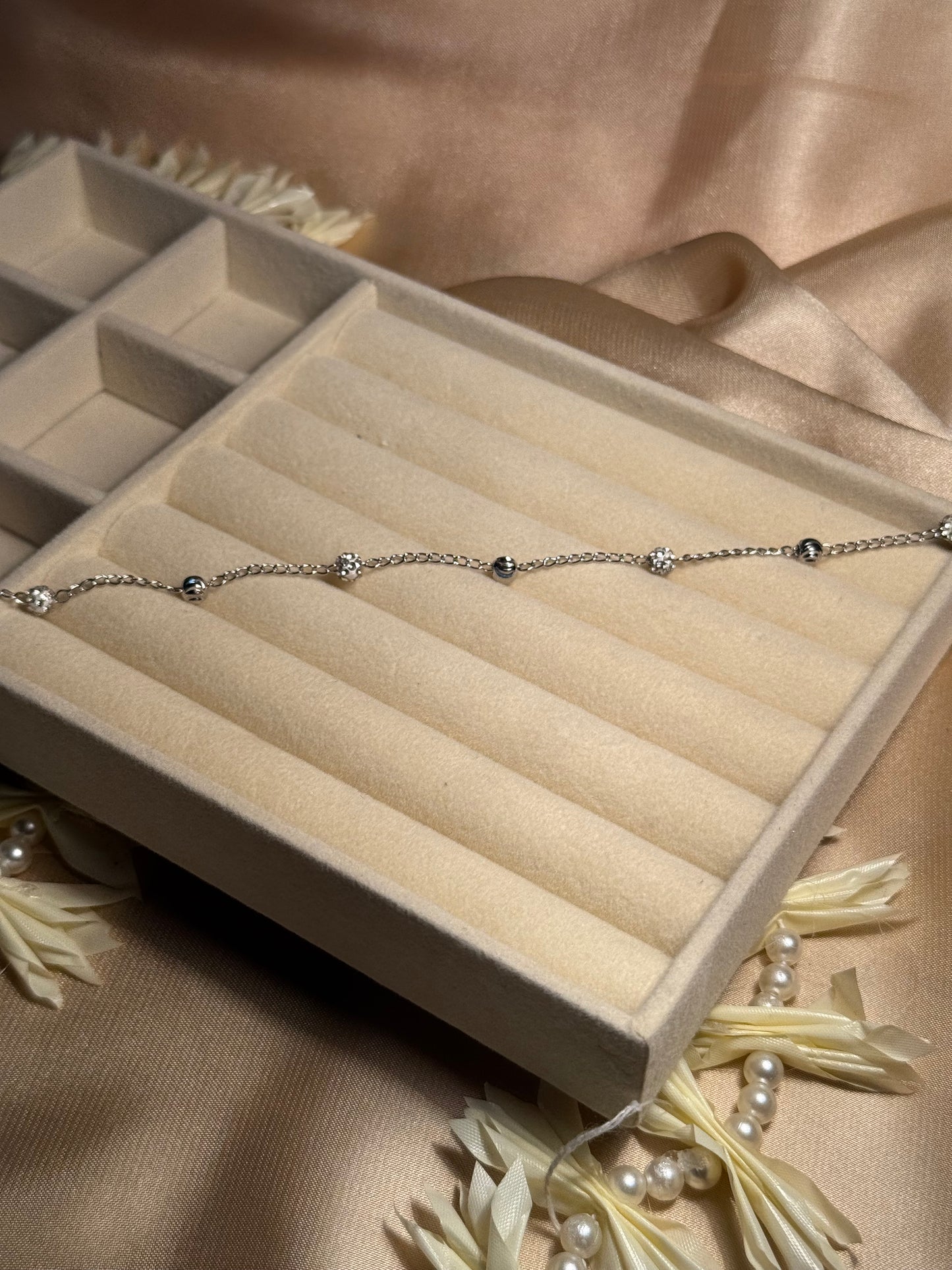 Zohra Anklet - silver sparkling balls