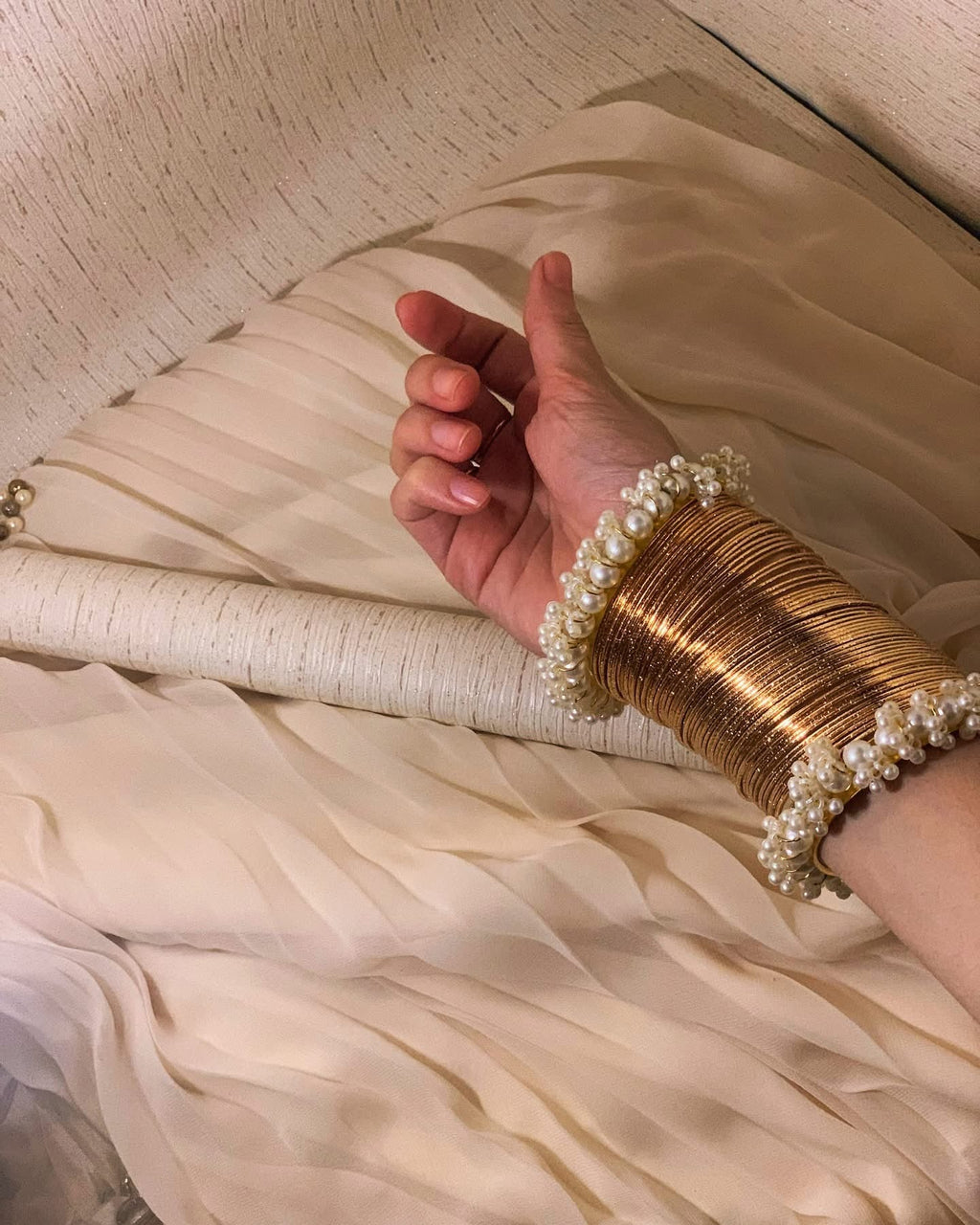 viral gold bangles and gajra karray bundle