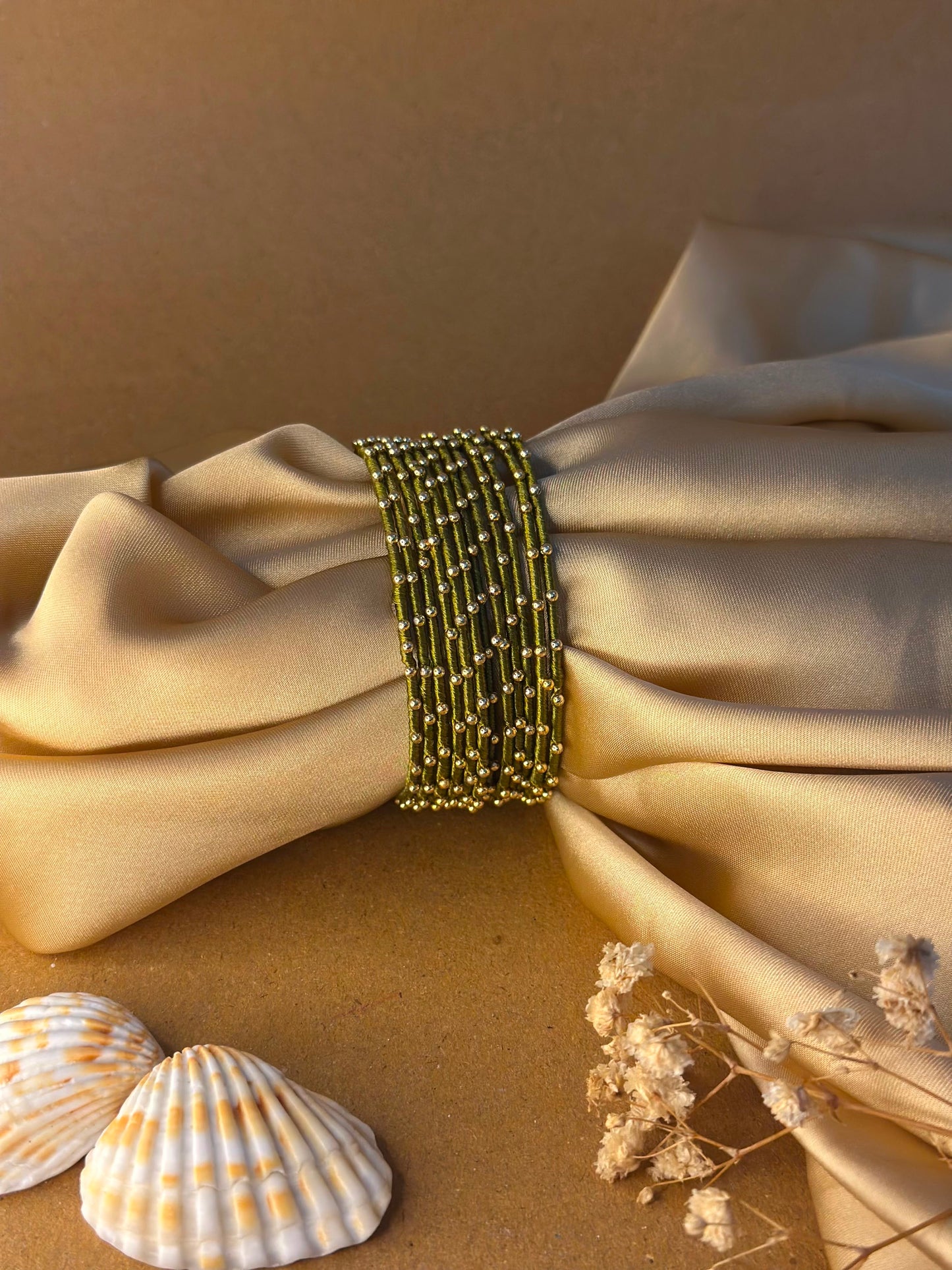 Dotted bangle 12 pcs - light green