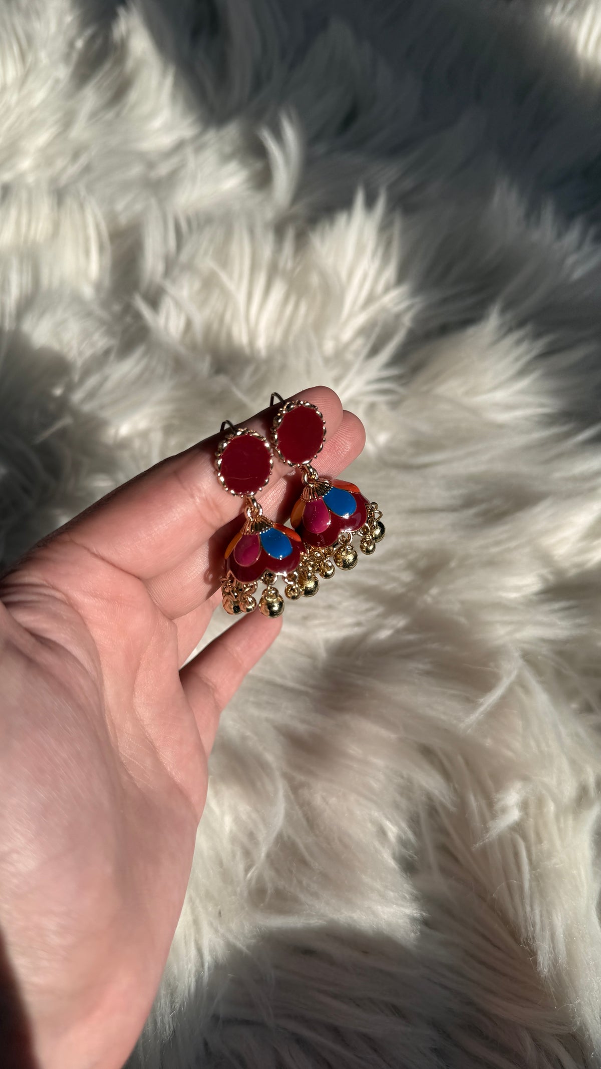 oval jhumki