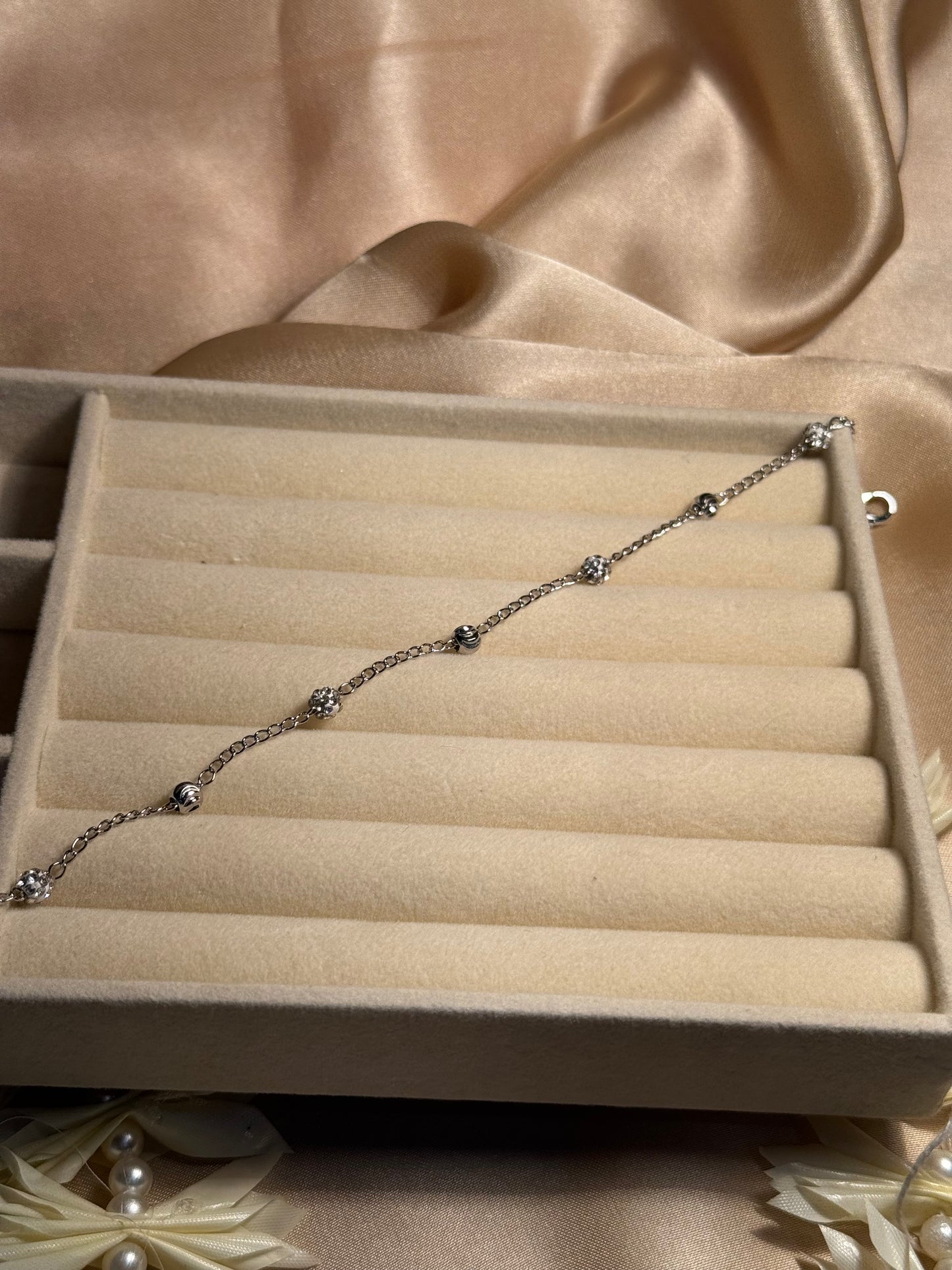 Zohra Anklet - silver sparkling balls