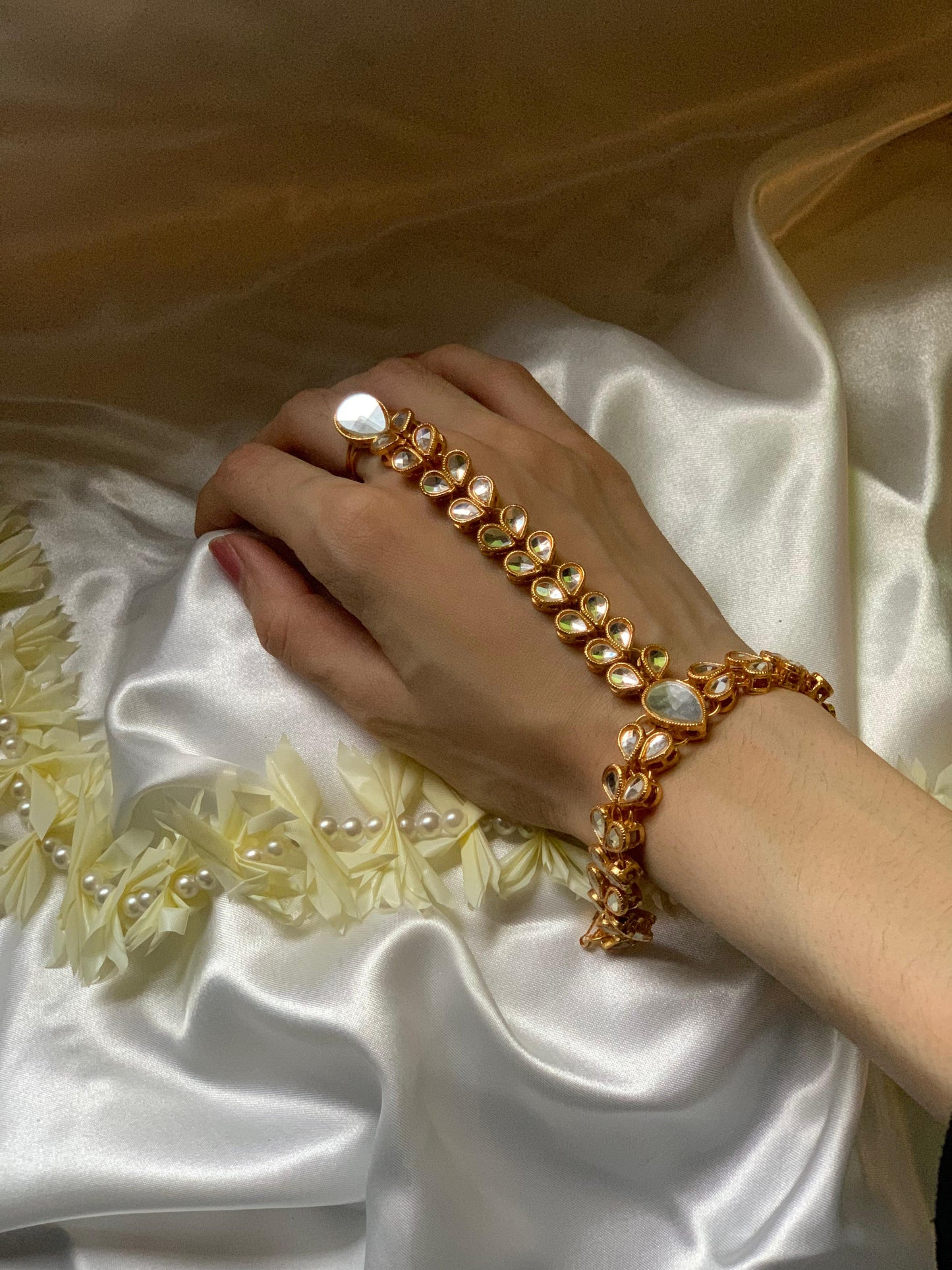 BD-22 Kundan Angla - Gold (White)