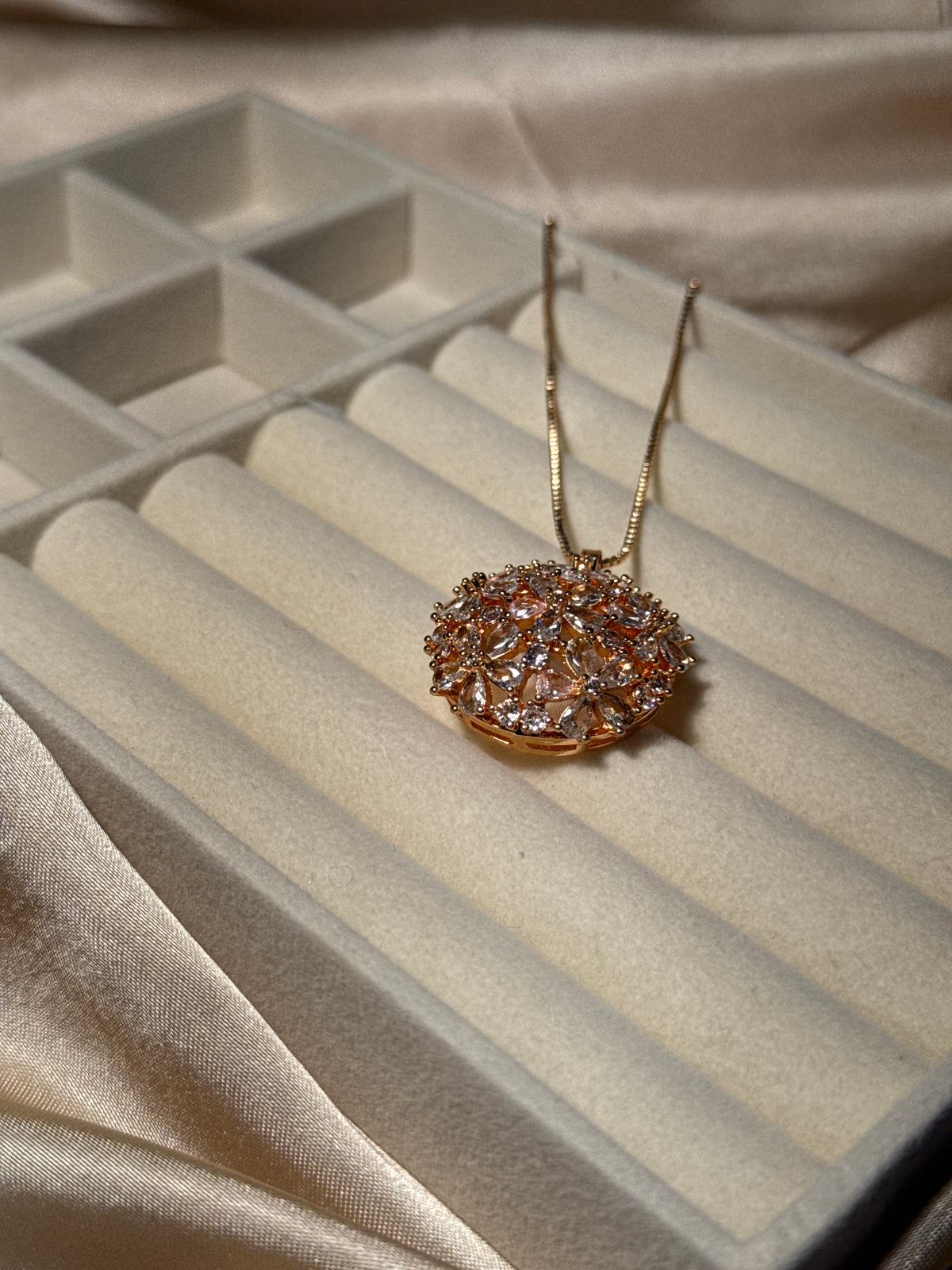 Gold Pendent (rozana)