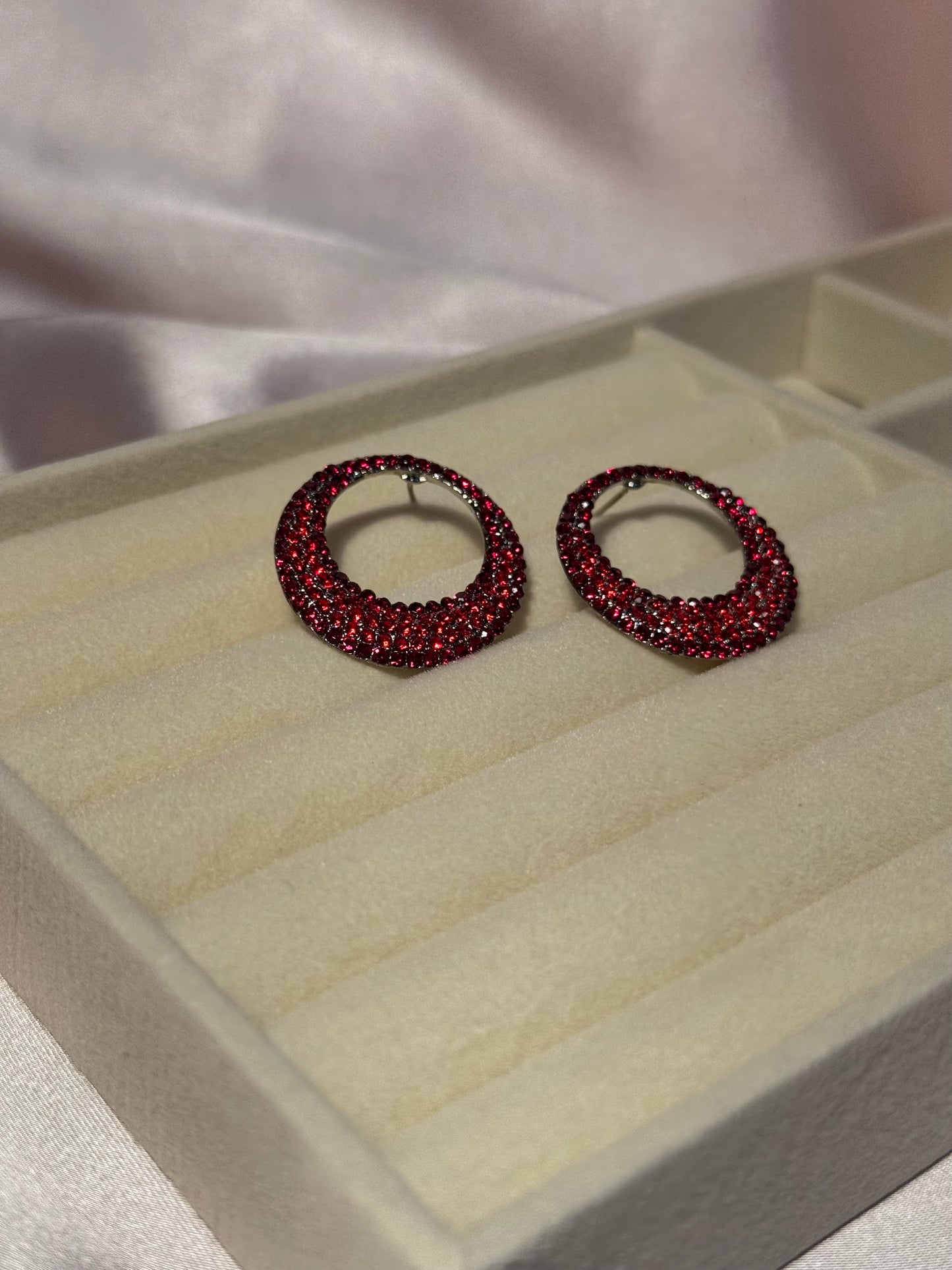 Red hoops- rozana