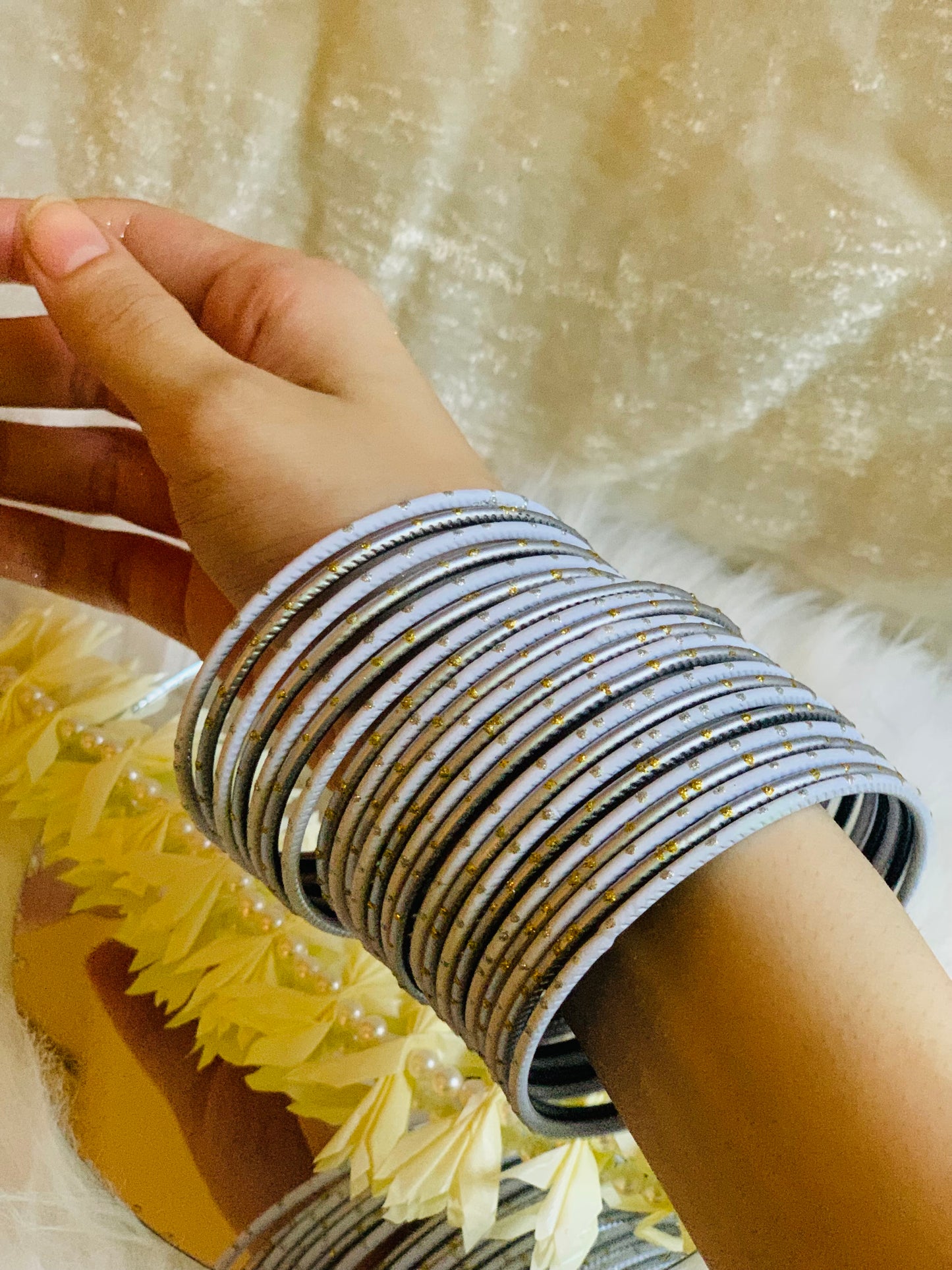 Bangles - silver and white (24 Pcs)