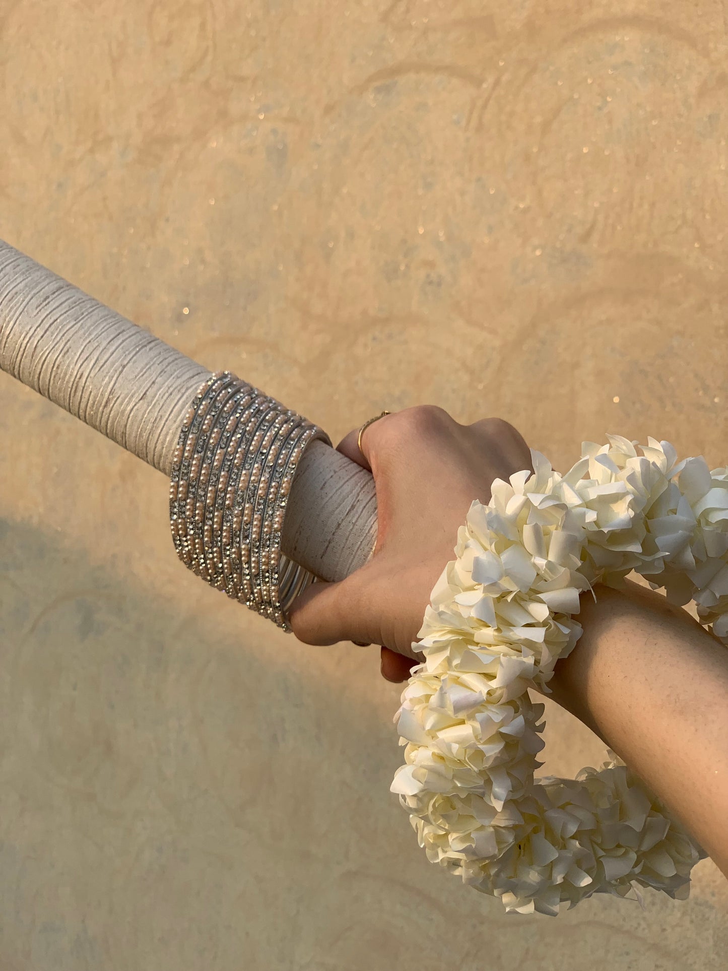 Neha Bangles (Cream and silver)