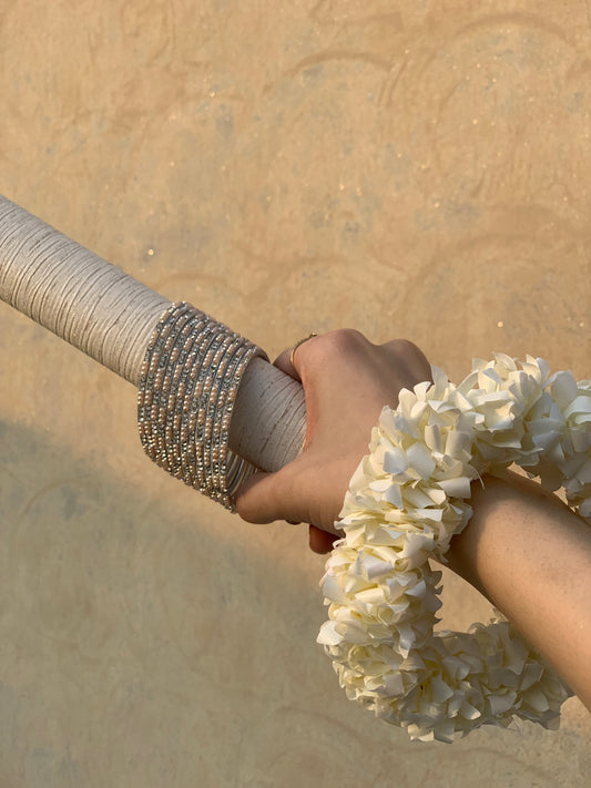 Neha Bangles (Cream and silver)