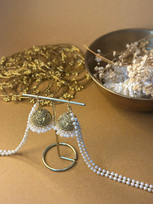 Gold jhumki with safaid moti and double layer saharay