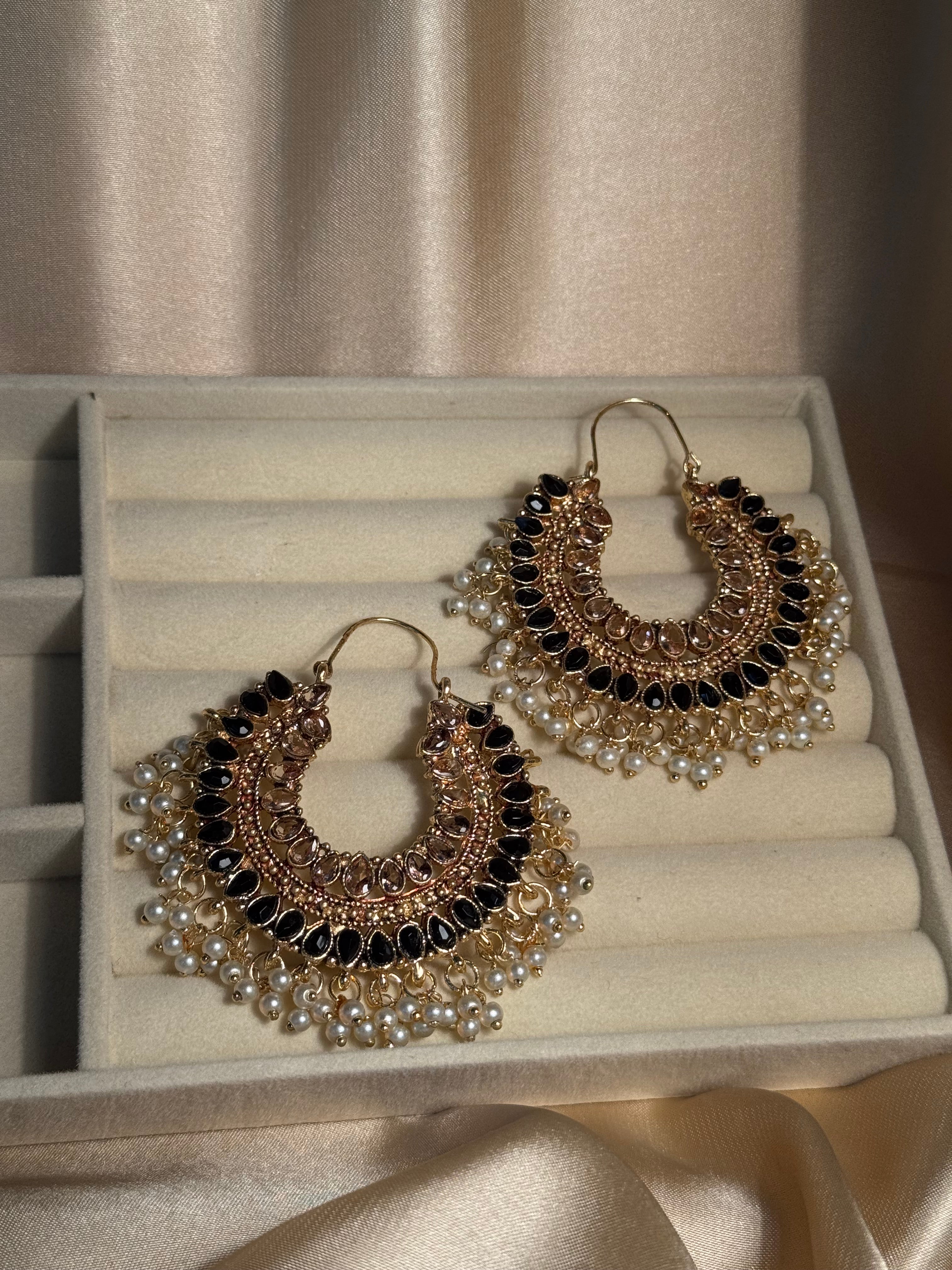 Mahrani earrings- black