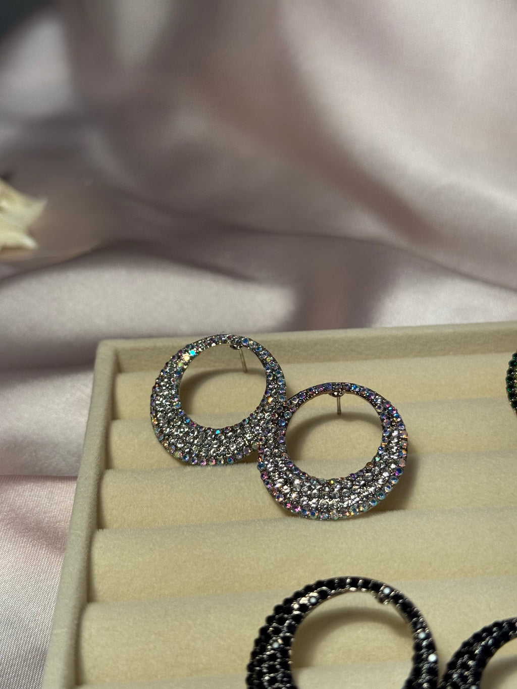 Silver holographic hoops- rozana