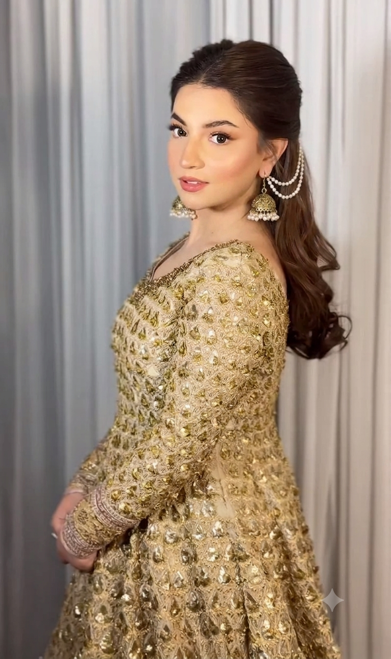 Gold jhumki with safaid moti and double layer saharay