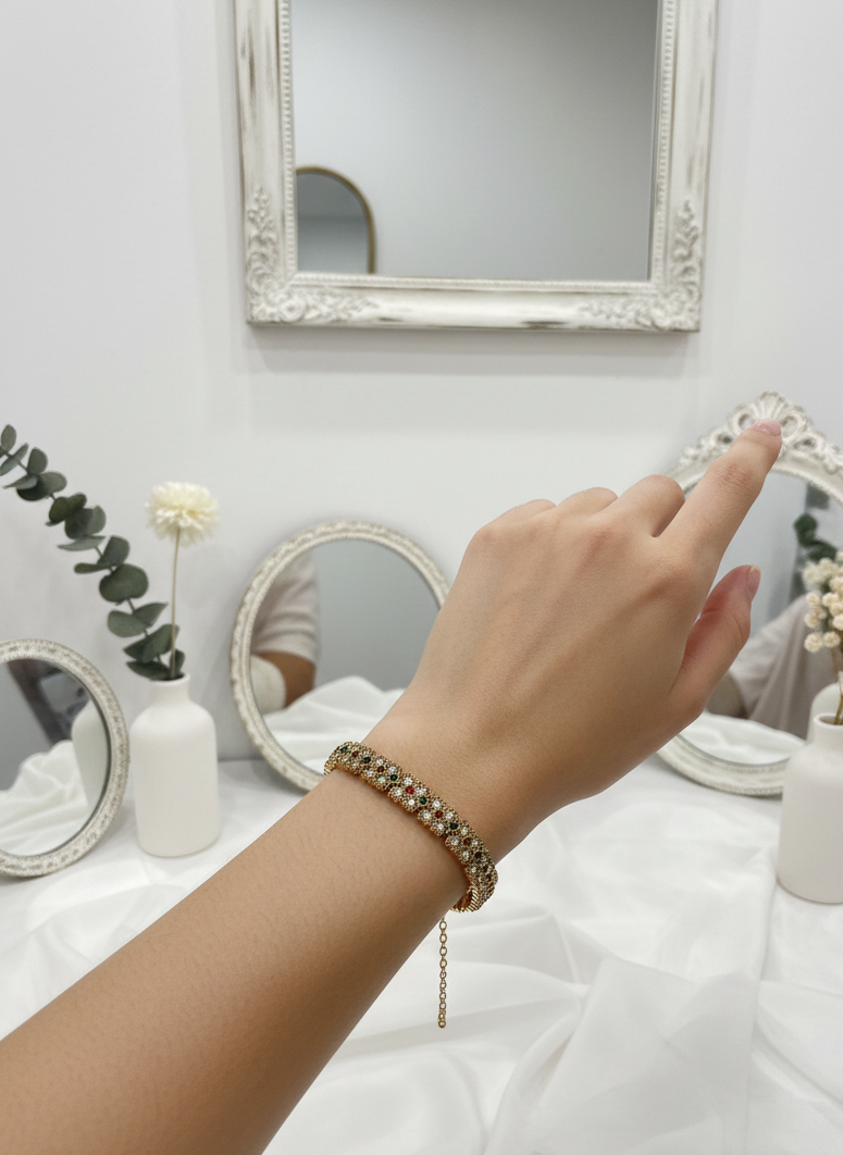 Antique Leaf Bracelet gold (Sheharbano)