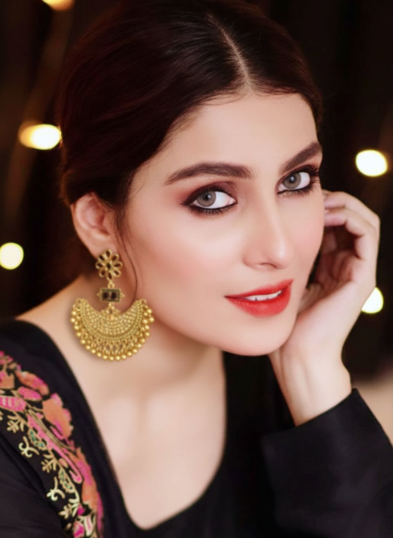 Half moon earring (Zartabbano)