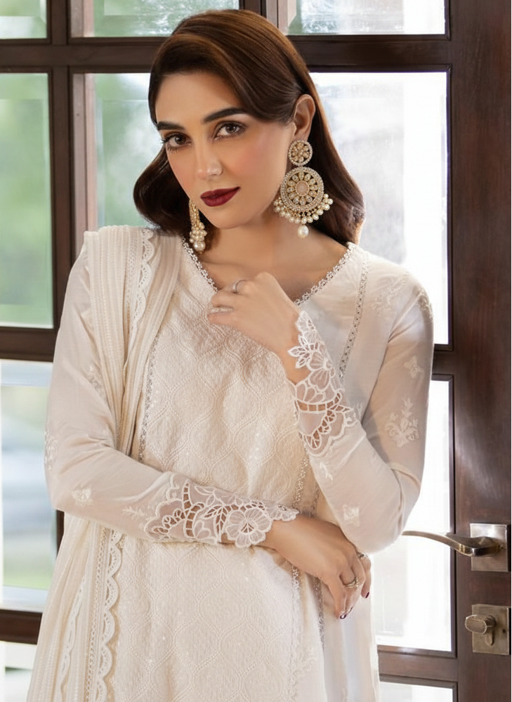 Fatima earring beige and white (Sheharbano)