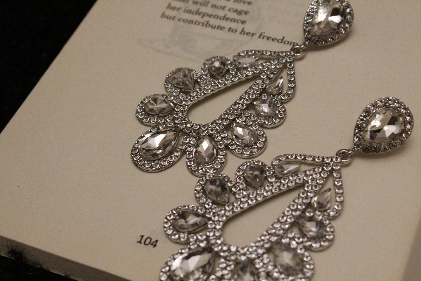 ES- 10  Sparkling Floral Droplets -  Silver