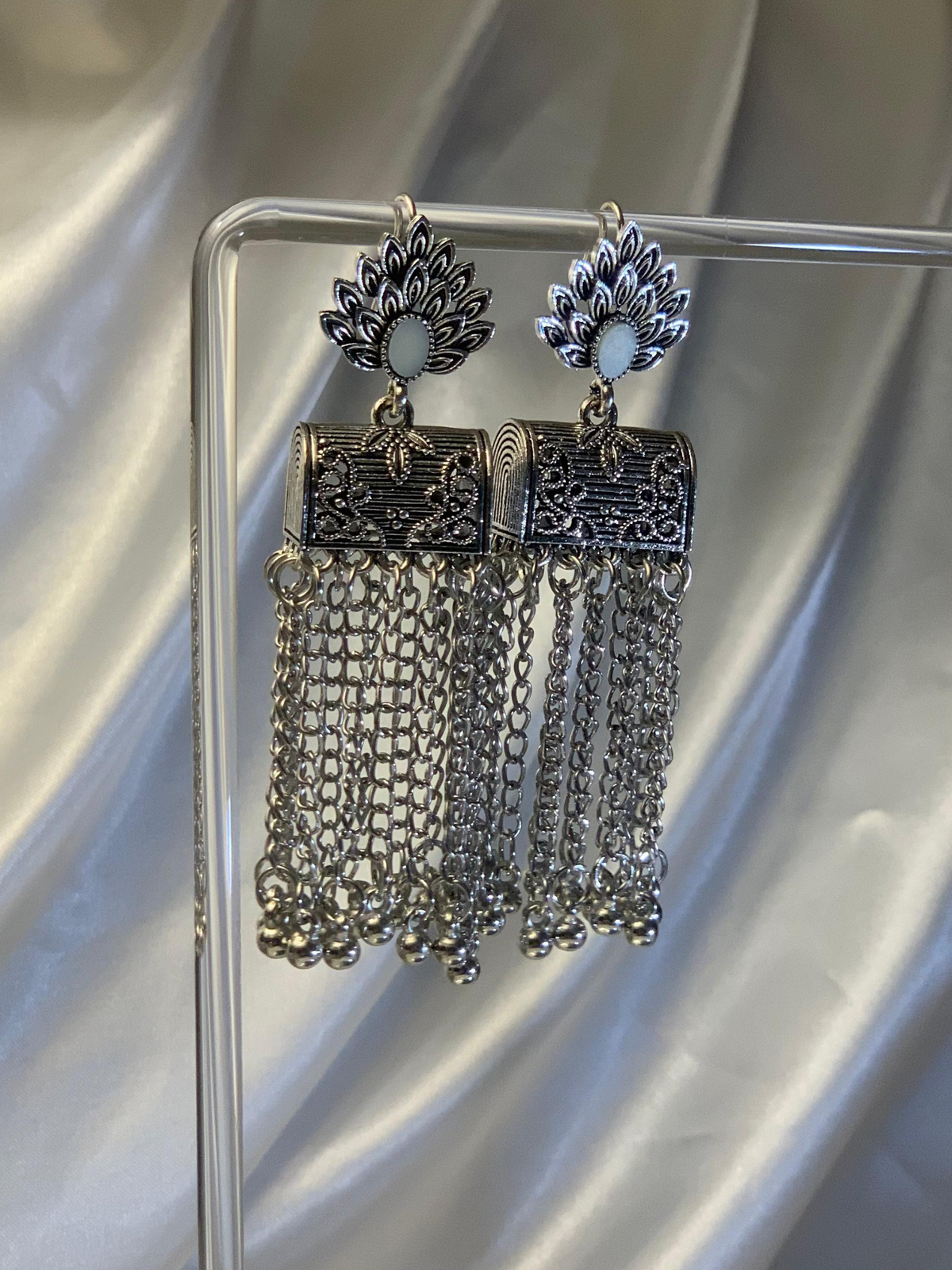 Warq Jhumkay - Silver White