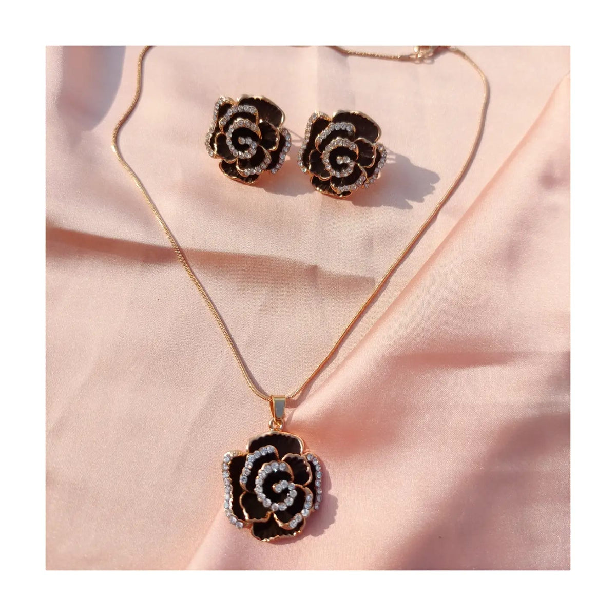 Rosita-Black