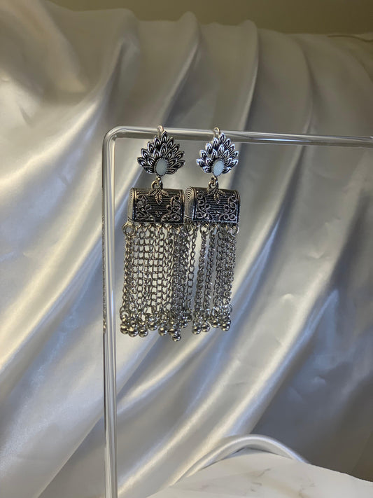 Warq Jhumkay - Silver White