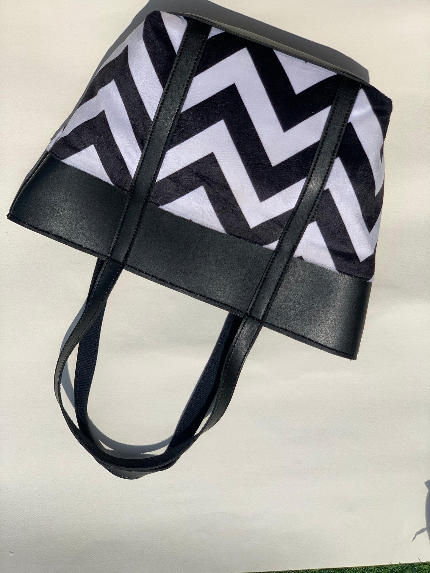 SW-010 Chevron Shoulder Bag - Black