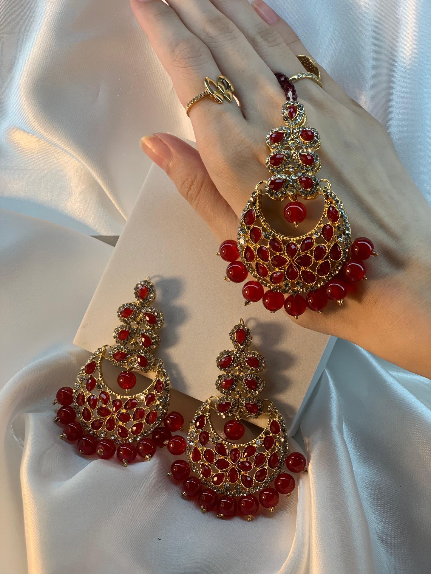 Zahra bindiya and jhumka set - Red