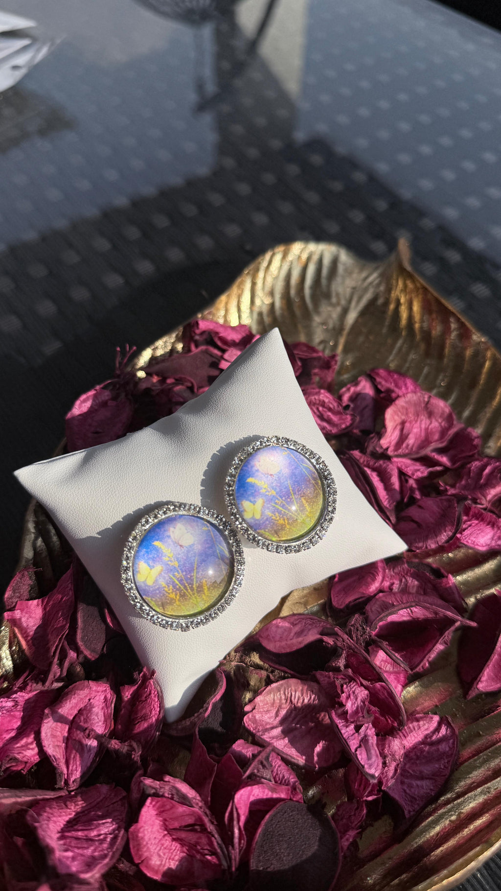 Summer bedazzled round earring - butterfly