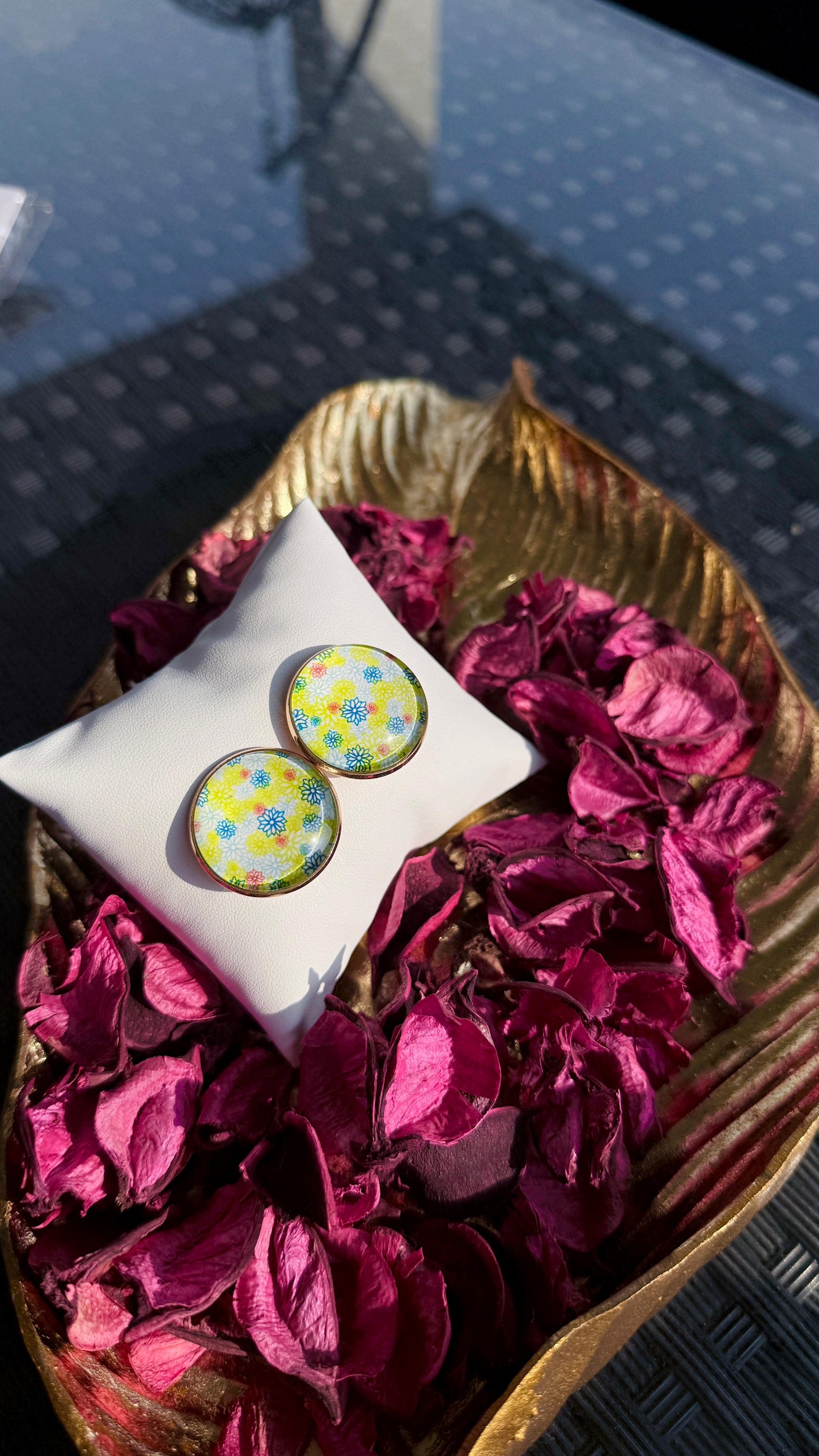 Printed summer breeze round earrings - multi