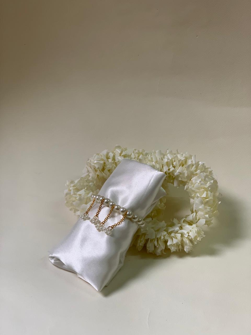 Pearl bracelet