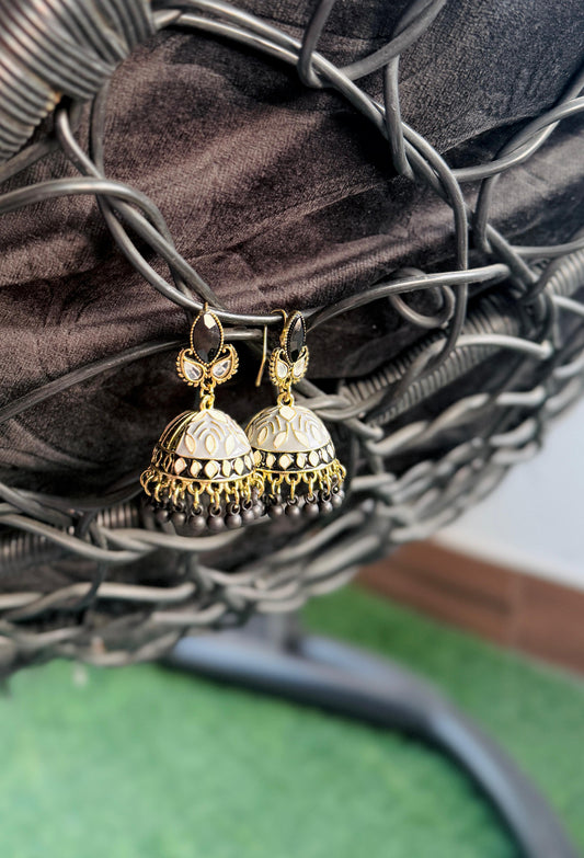 Paisley designed jhumki - Black