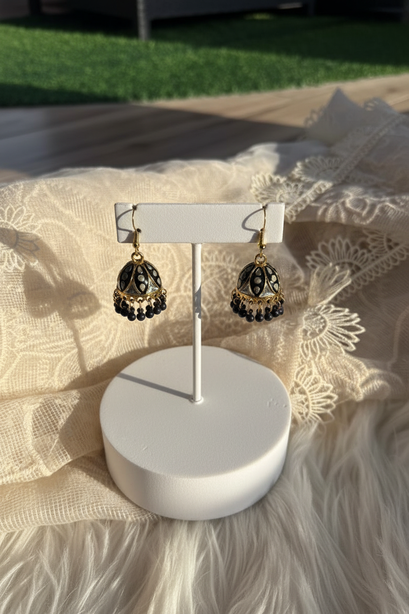 yasmeen earrings - Black