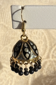 yasmeen earrings - Black