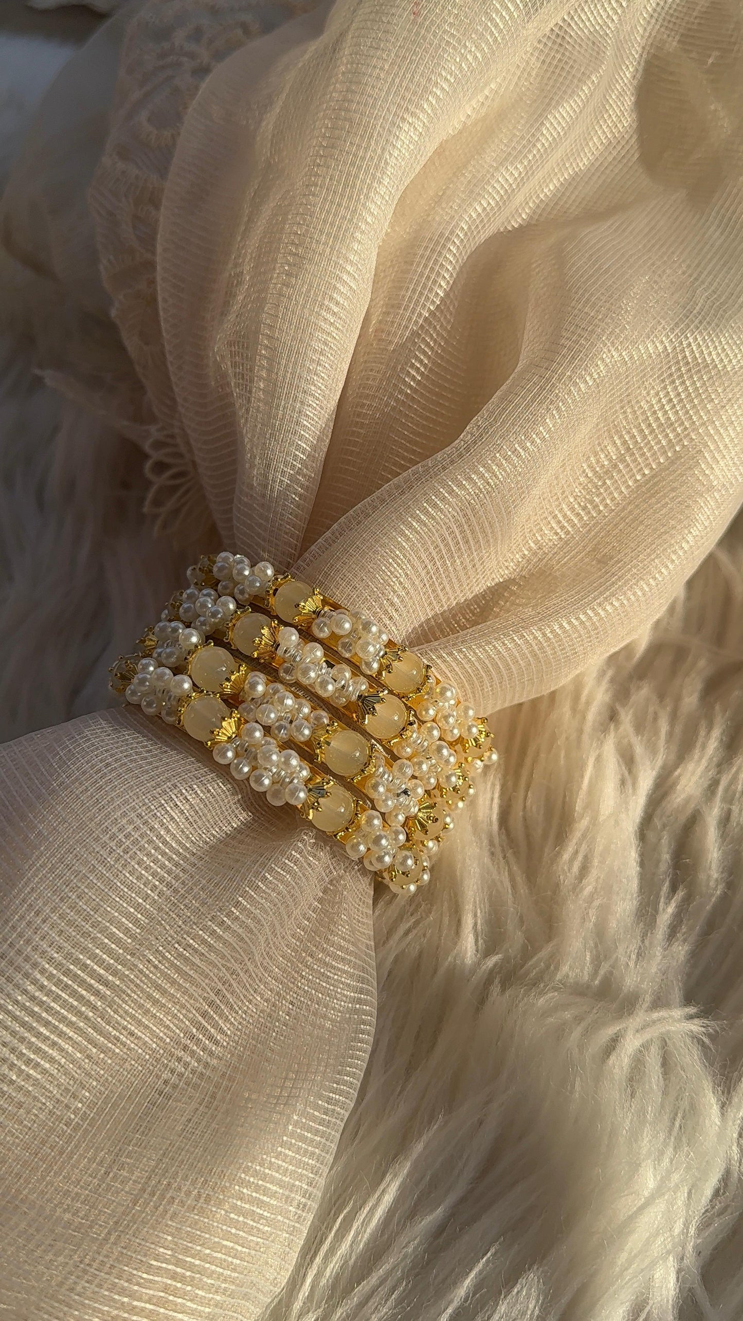 Muskan moti Bangles - White