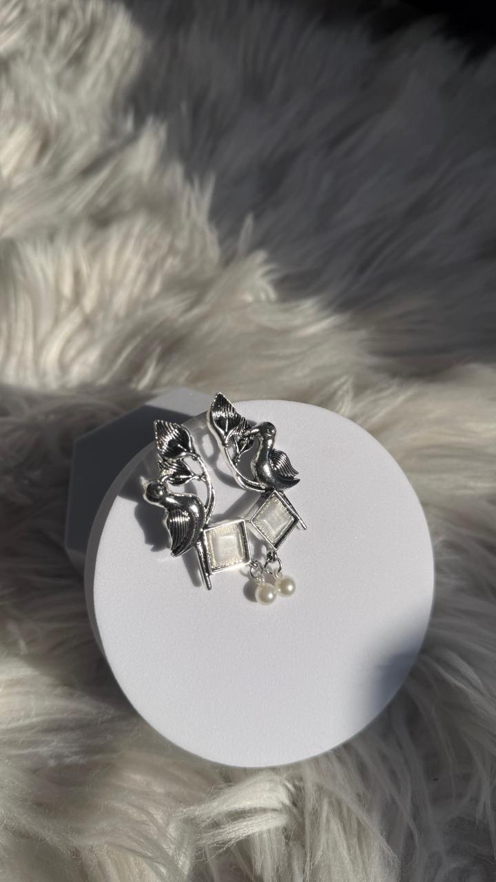 Phool chirya - White