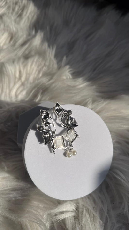 Phool chirya - White